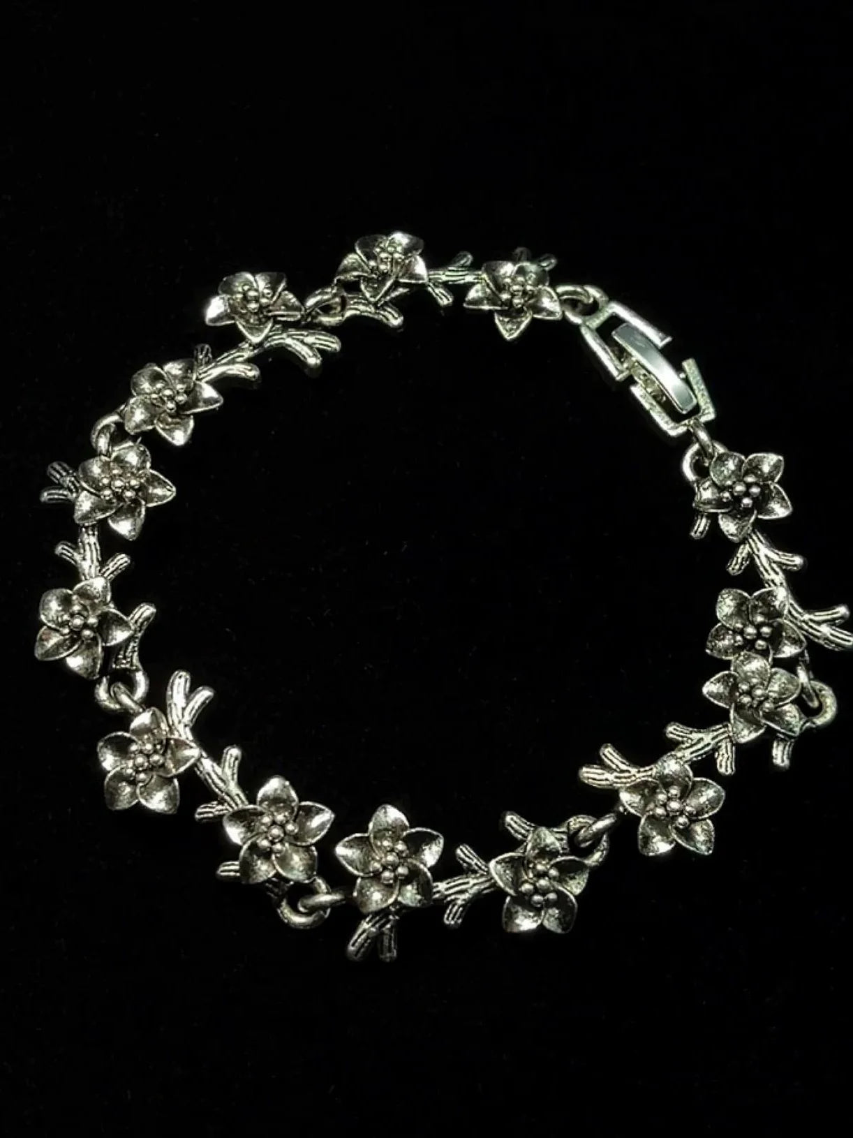 DYING BEAUTY BRACELET