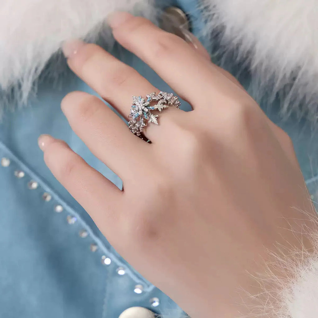 CELESTIAL FROST MICRODIAMOND SNOWFLAKE RING
