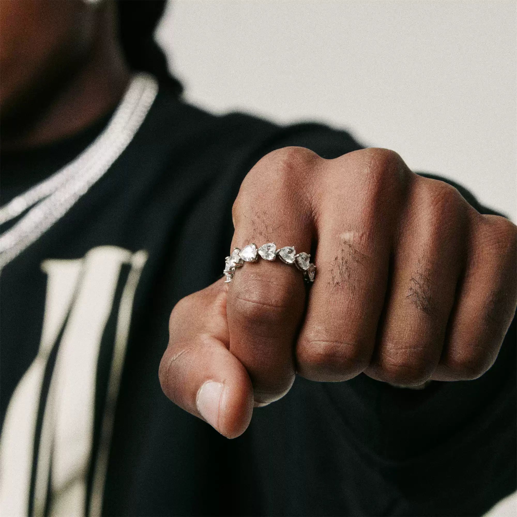 ETERNAL HEART-SHAPED DIAMOND RING